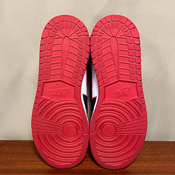 Nike Air Jordan 1 Retro High OG Bloodline 575441-062 Shoes Size 5.5Y No Box